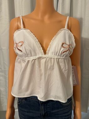 Pretty Faded Rose size M white pink embroidered sleeveless cropped shirt new